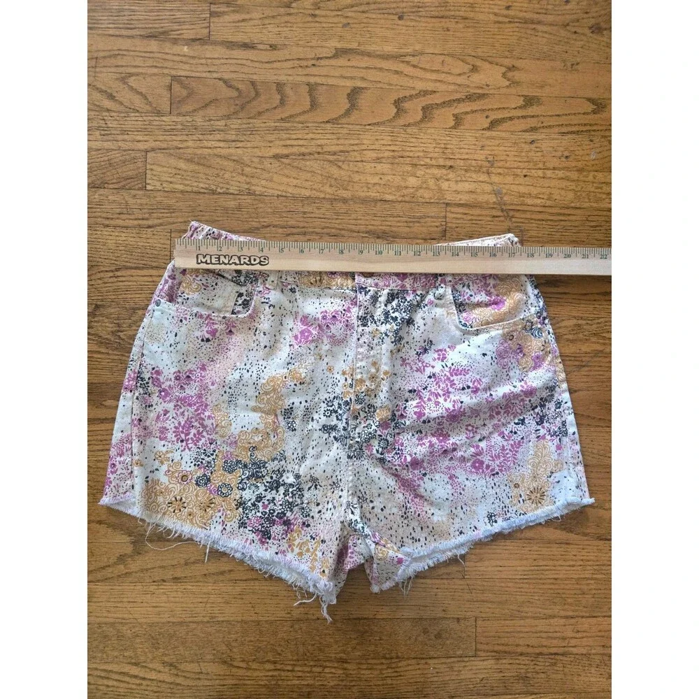 Anthropologie Pilcro High Rise Scrunchie Denim Shorts Printed Size X-Large - Picture 6 of 6